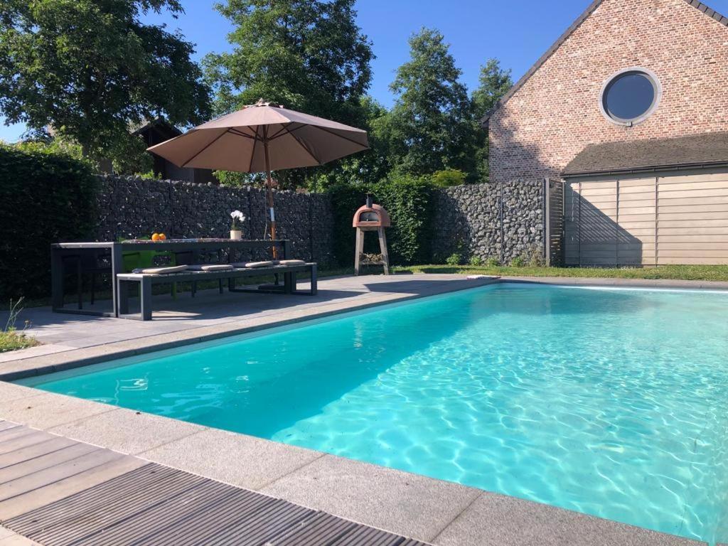 Landelijke Villa Met Zwembad En Gezellige Openhaard Zemst Luaran gambar